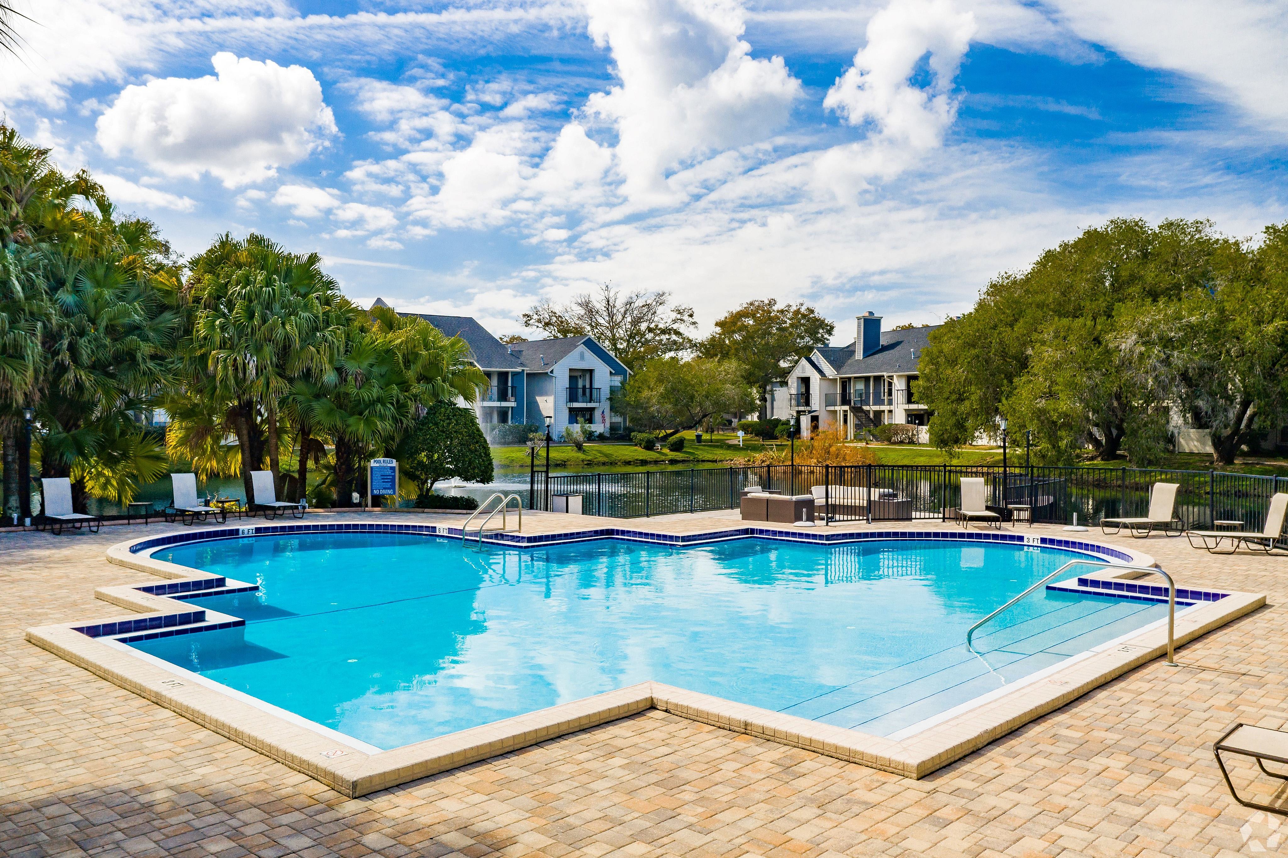 Bay Crossing Apartments – photo 2