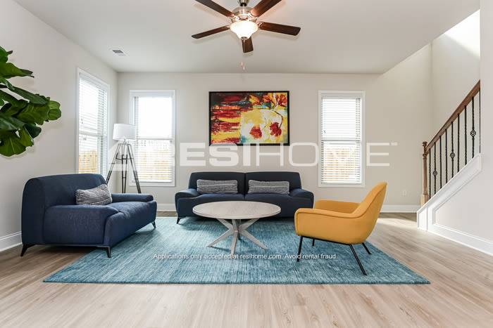 501 Fiery Warbler Street – photo 3