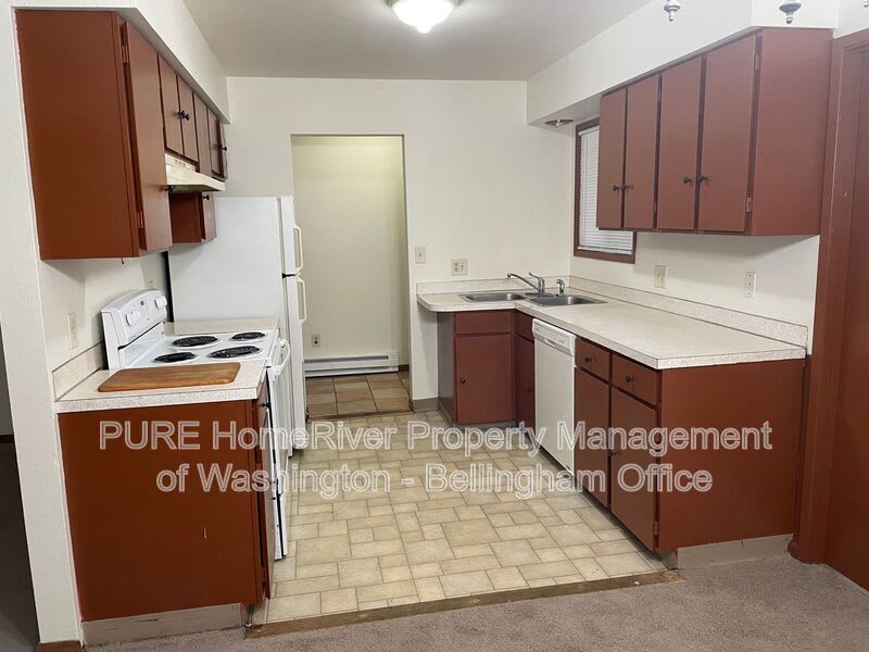2502 E Sunset Drive – photo 3
