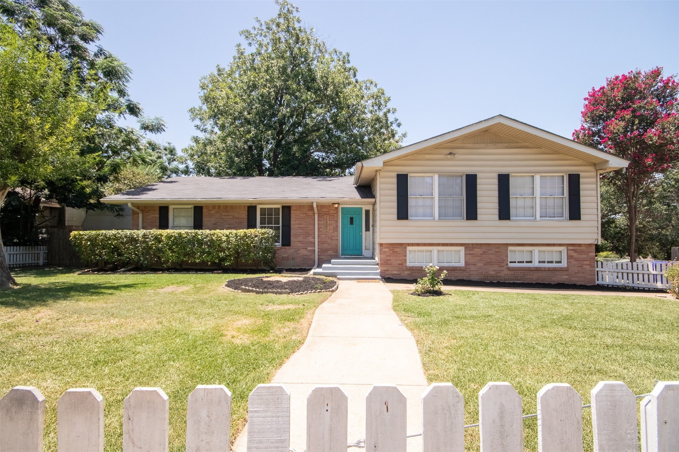 2325 Lake Ridge Circle – photo 2