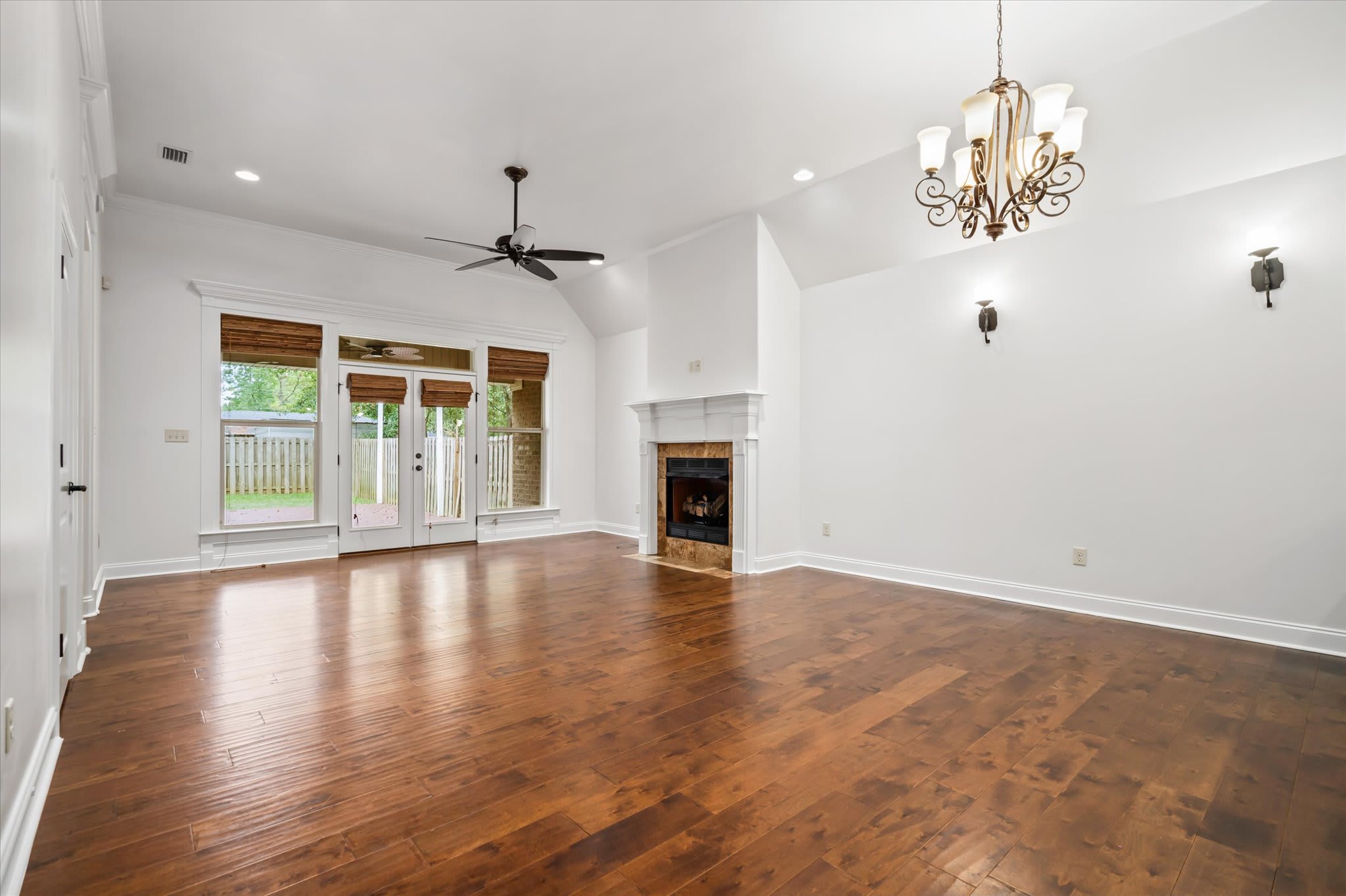 773 Louise Ave – photo 4