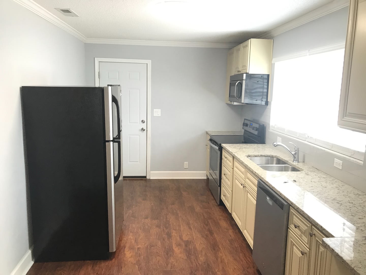 2Bed 1Ba Duplex Close To Downtown Concord Fully Renovated With Laundry Room On Site – photo 2