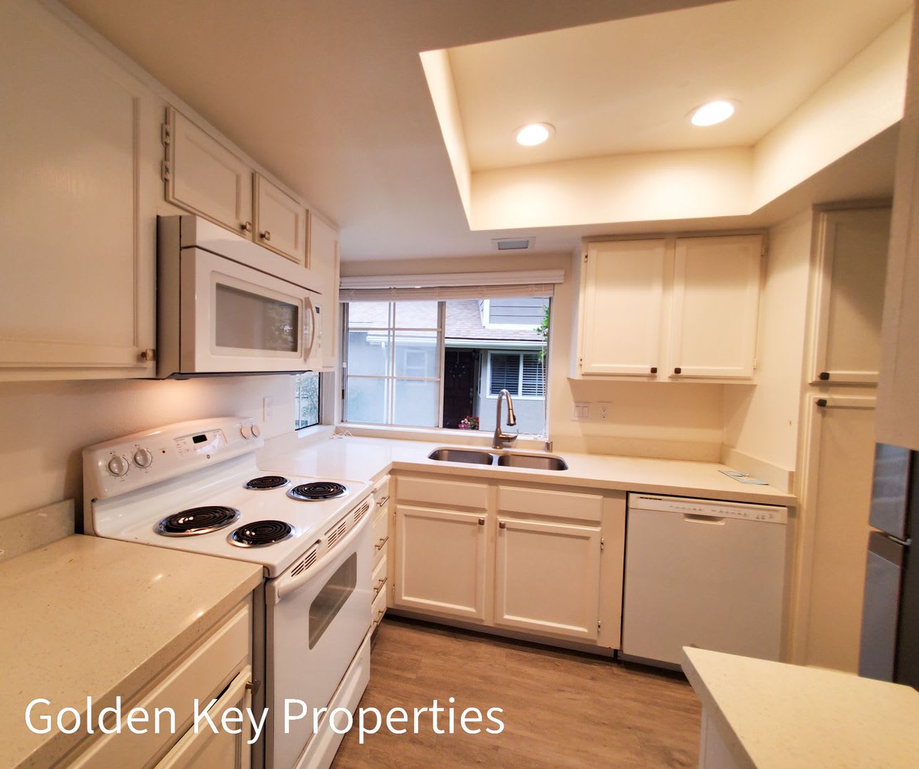 Lovely 2-story townhome in The Cape at Calavera Hills in Carlsbad! – photo 3