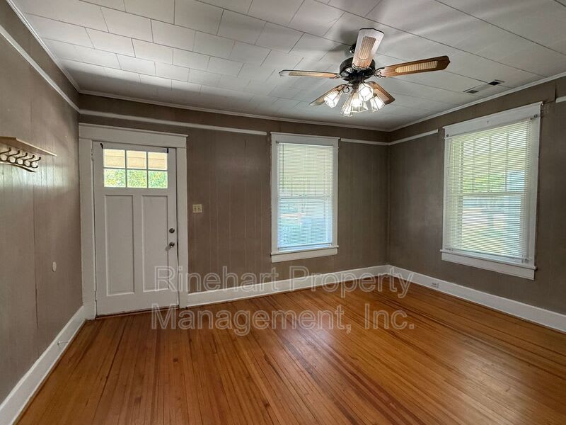 325 Walnut Street – photo 4