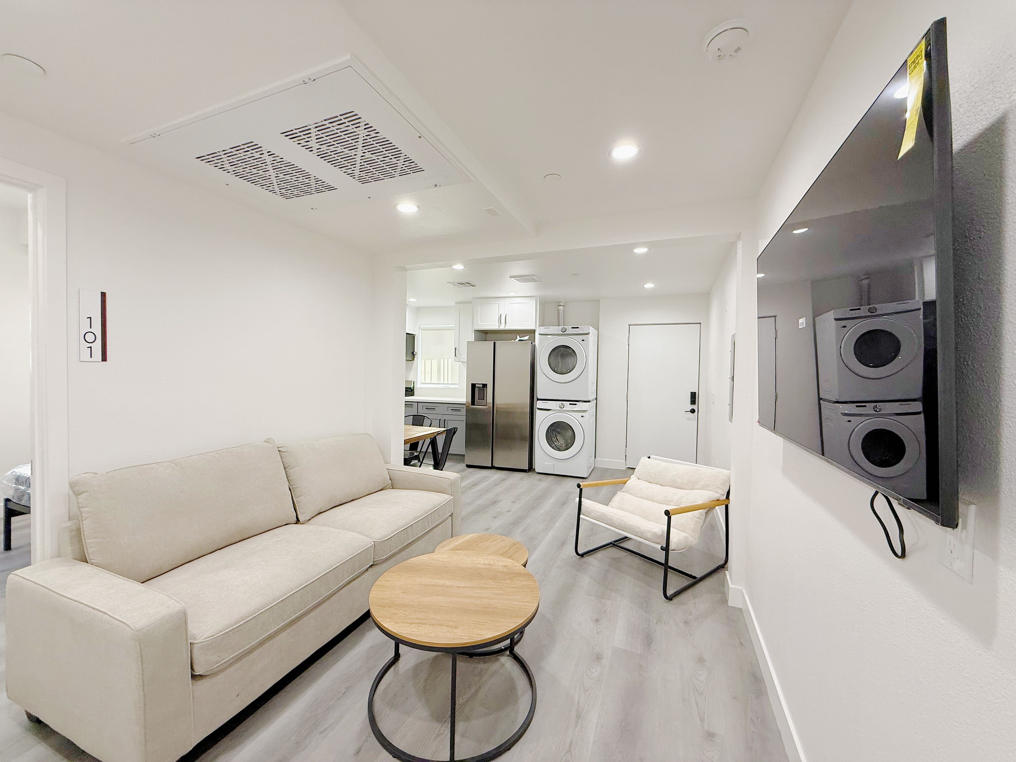 1219 W 36Th Street Co Living – photo 2