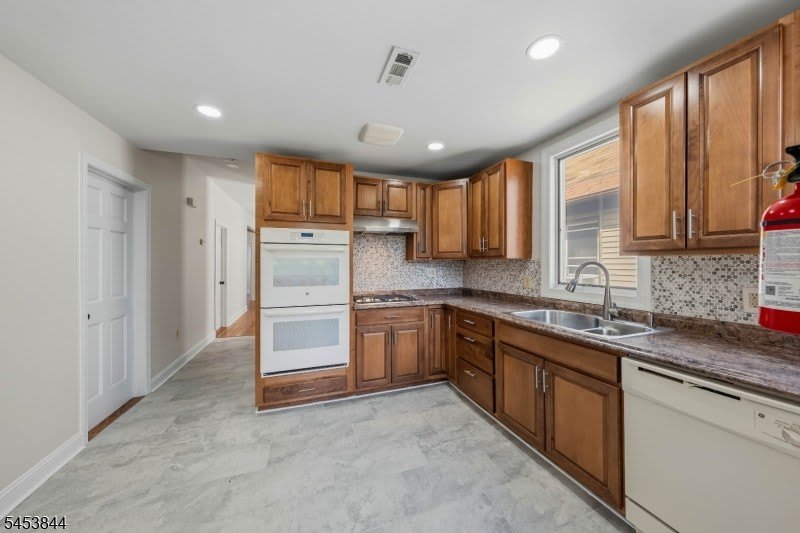 136 Elm St – photo 5