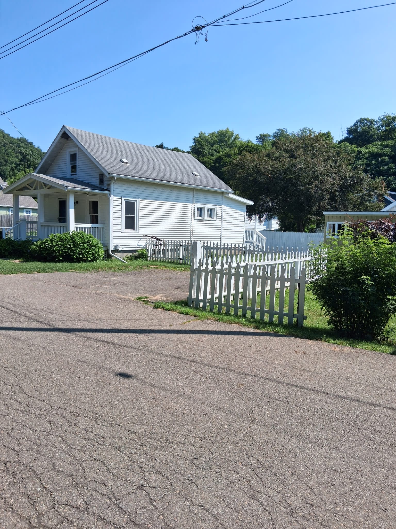 2858 Delaware Ave – photo 3