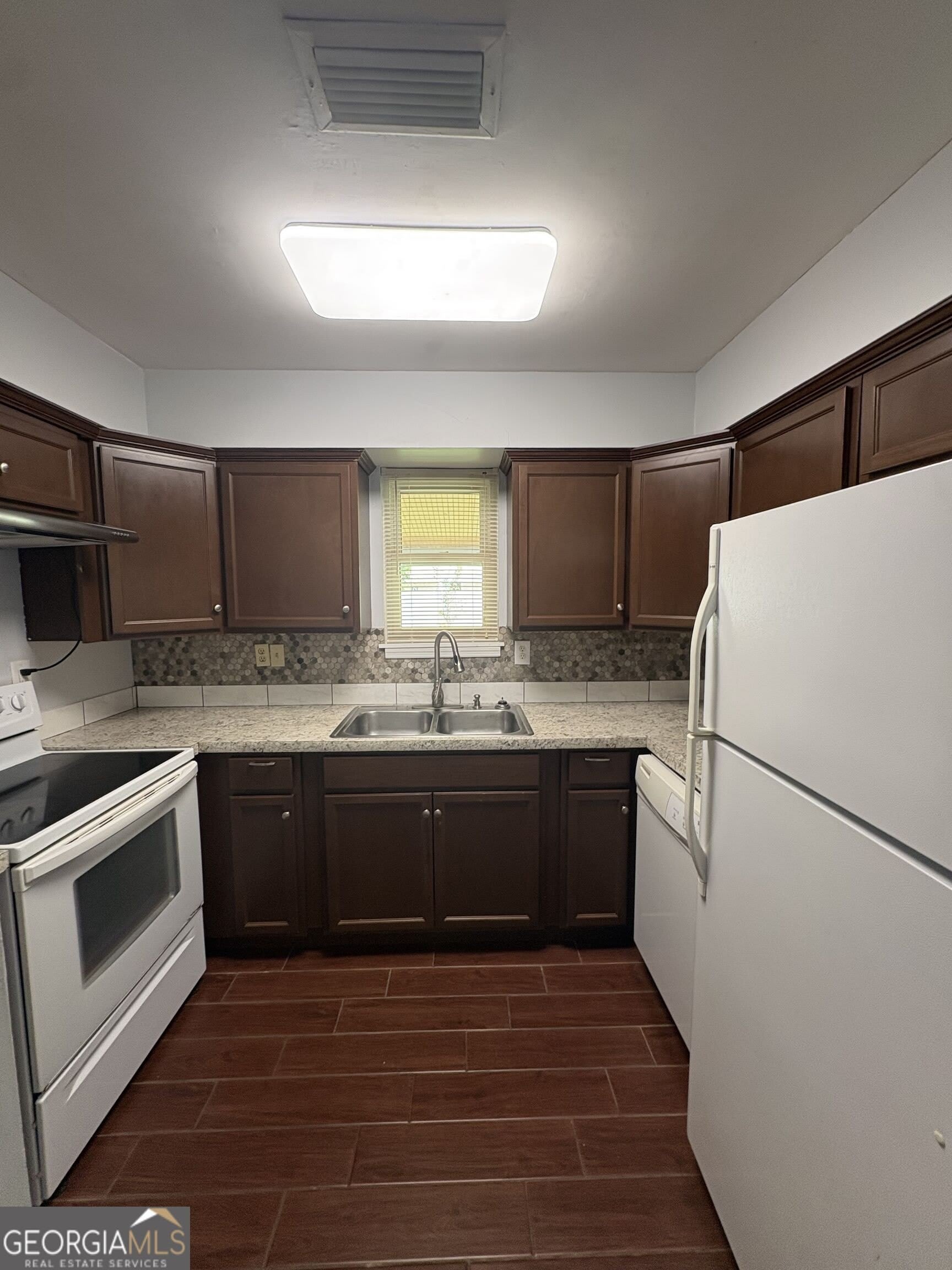 542 Chateau Circle – photo 5