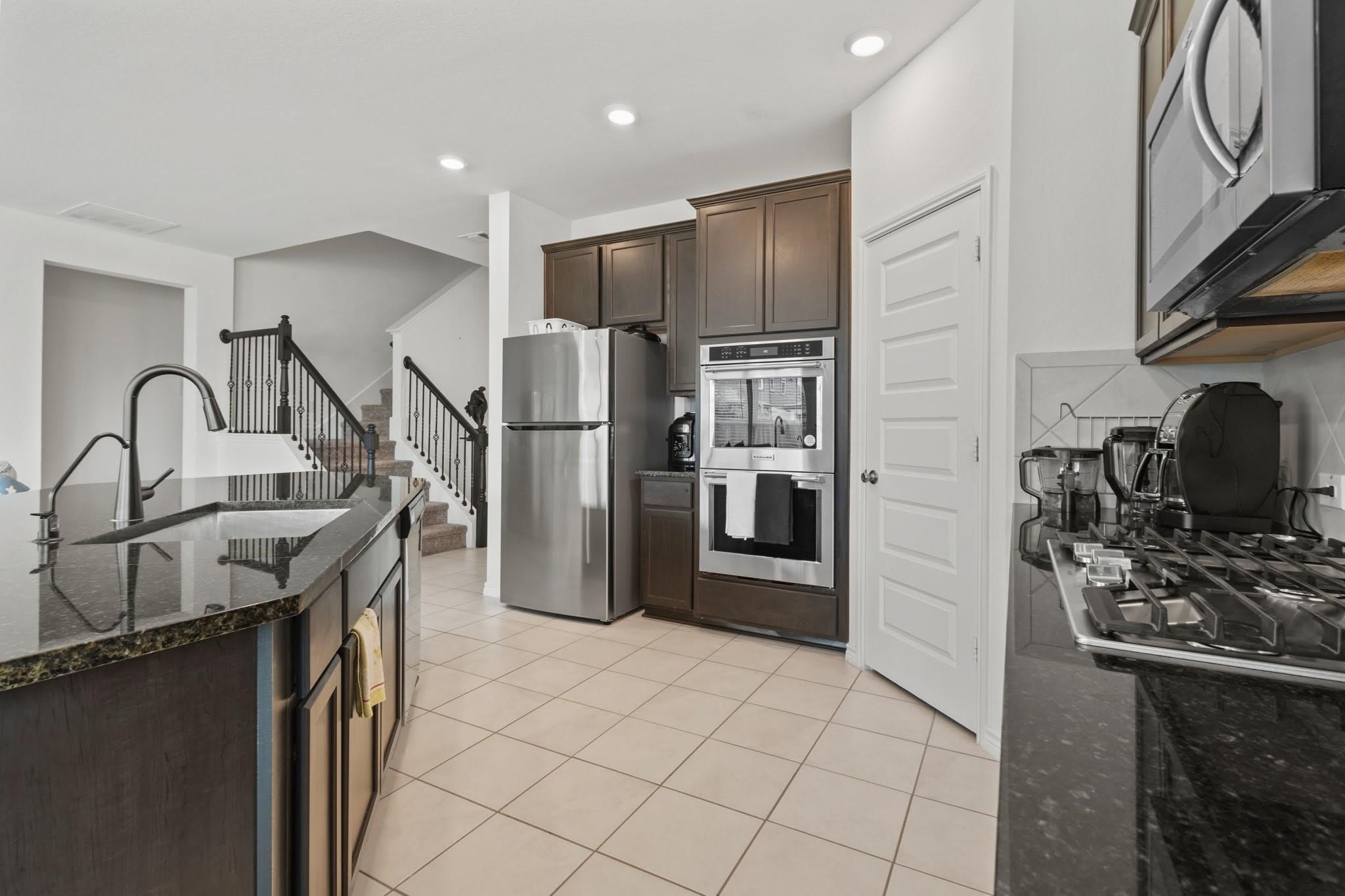 925 West Drive – photo 2