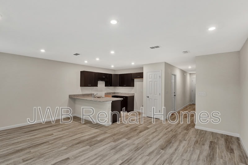 606 Herman St – photo 4