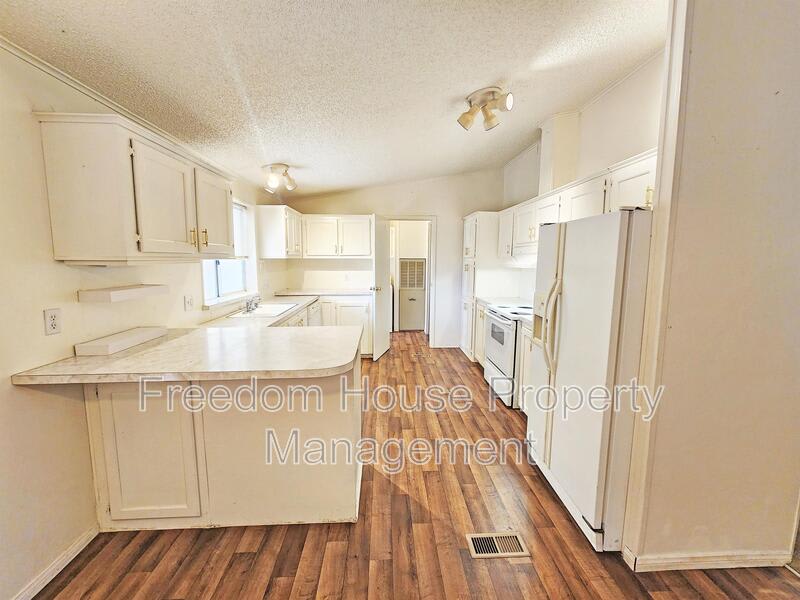 1441 West Betty Avenue – photo 5