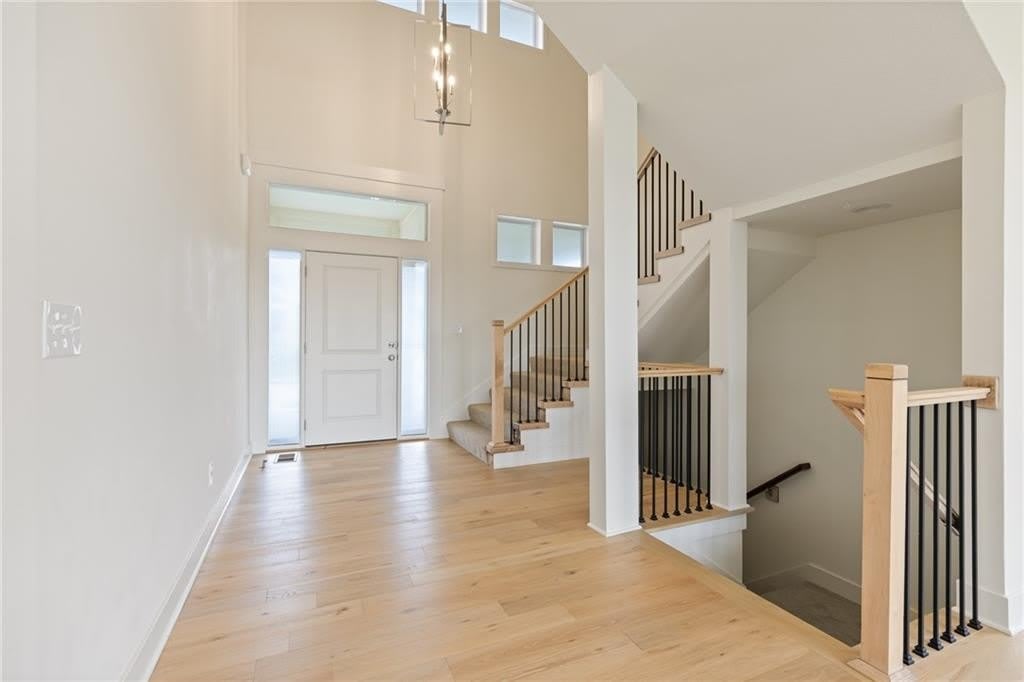 18228 Earnshaw Street – photo 3
