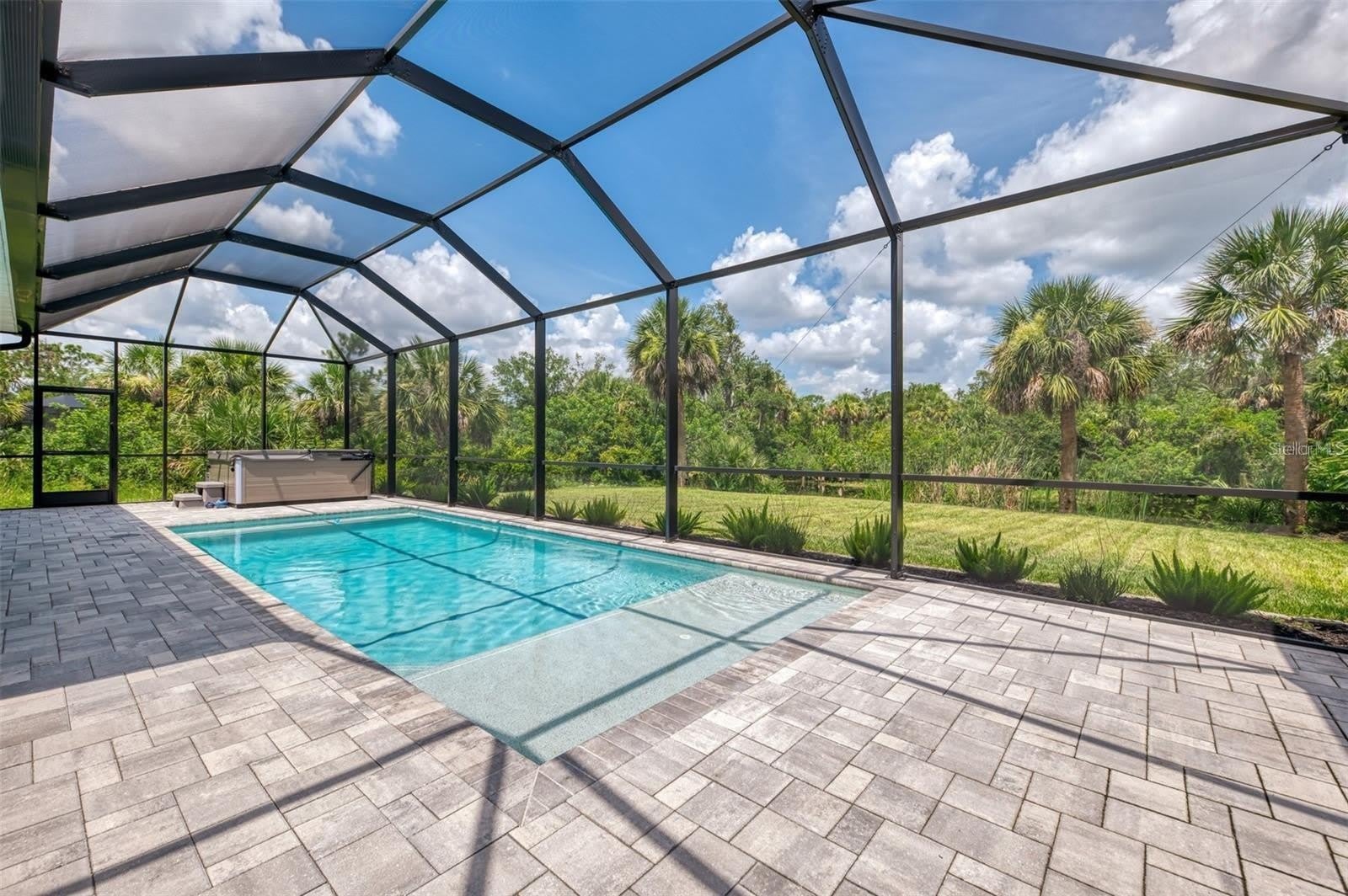 2129 LORRAINE Drive – photo 2