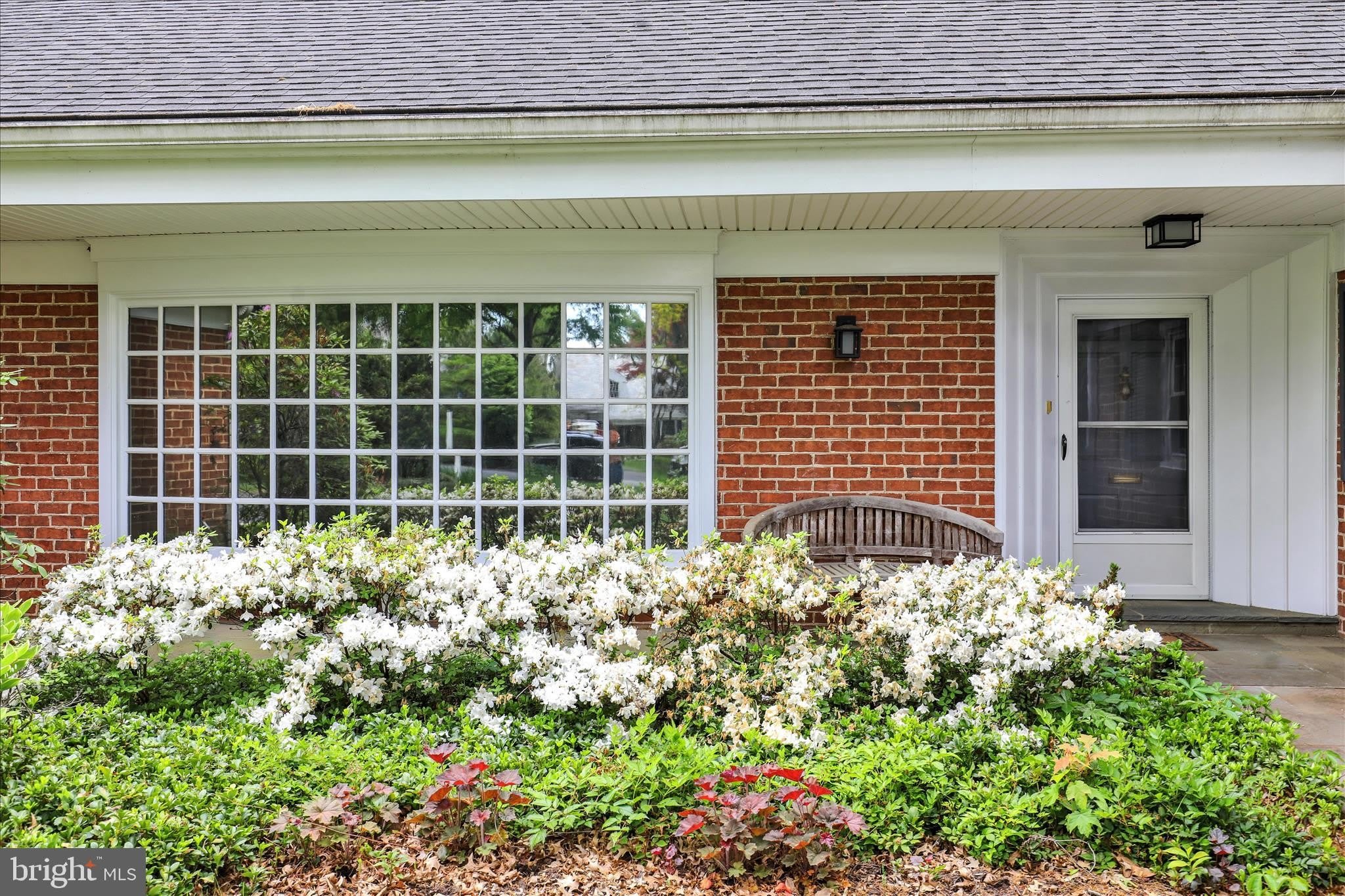 1424 Center Road – photo 4