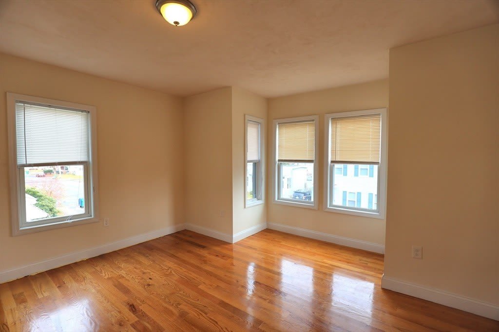 62 Lincoln Street – photo 2