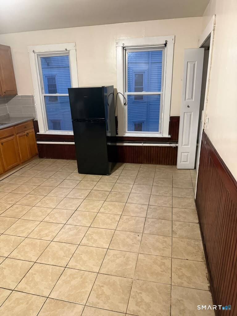 727 East Street – photo 4