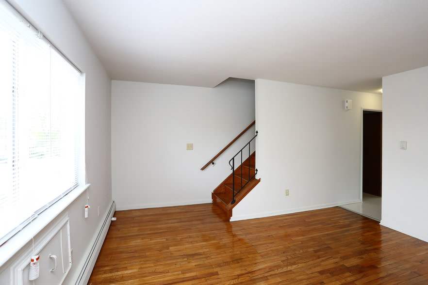 Willowcrest Apartments – photo 5