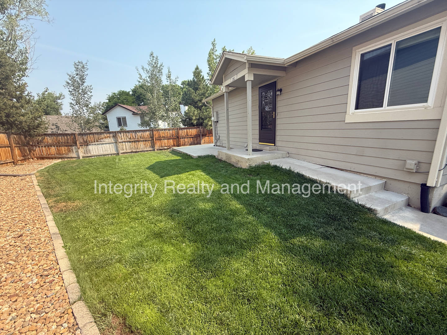 3 Bed/2 Bath, 1279 sqft – photo 2