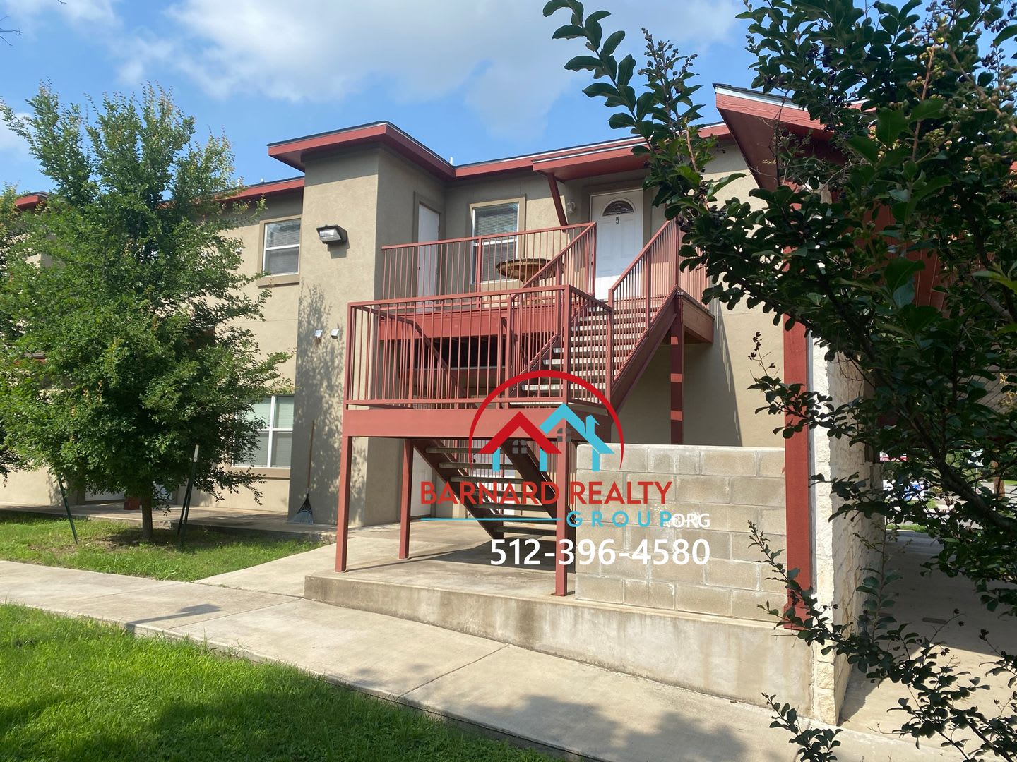 Available Now: 1 Bed/1 Bath Walking Distance to Downtown! – photo 1