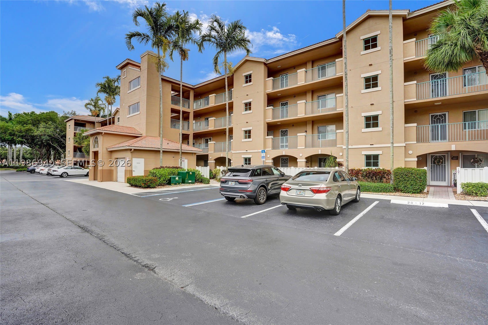 12547 Imperial Isle Dr – photo 1