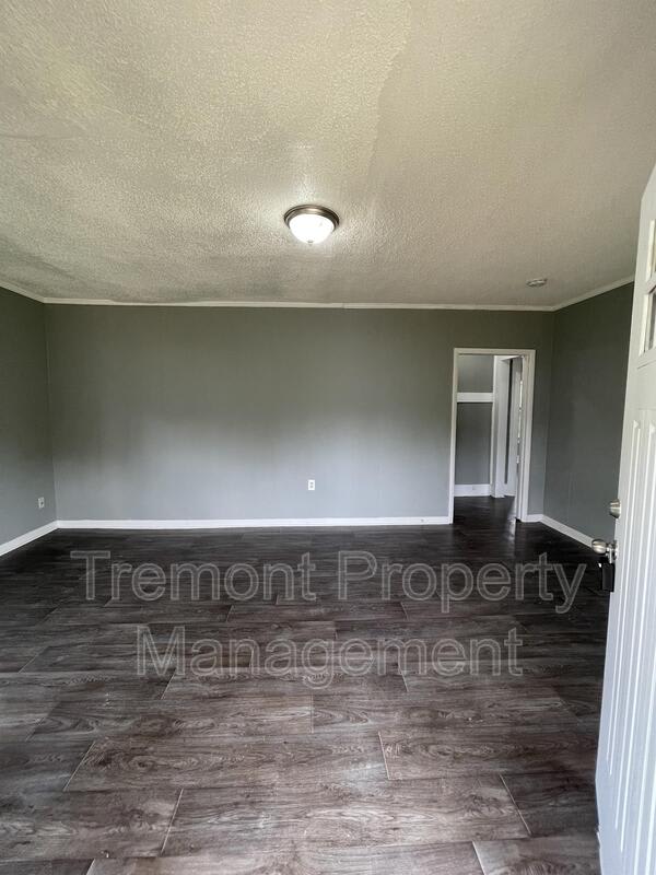 2702 Woodside Street – photo 2