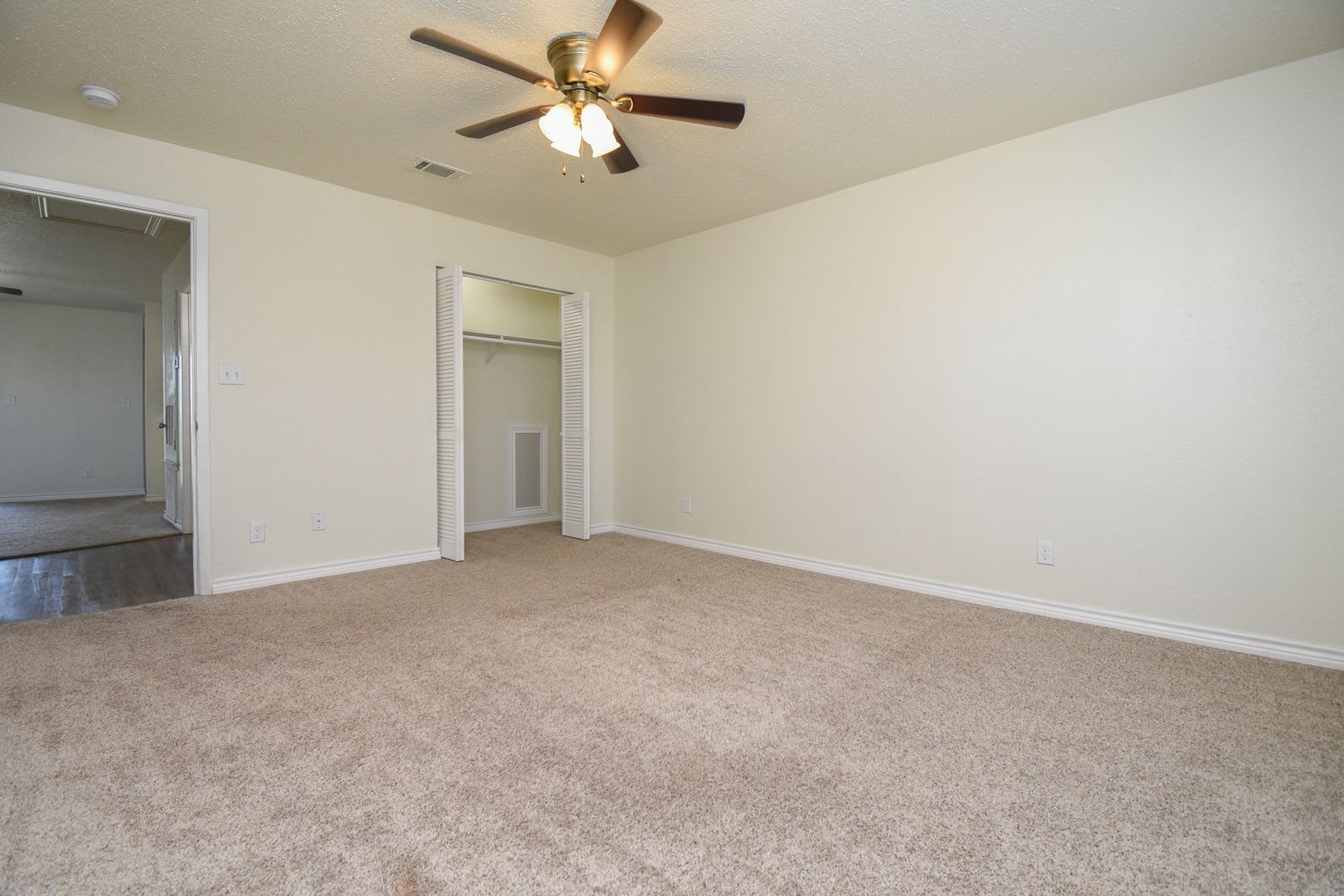 208 Northcross St – photo 5