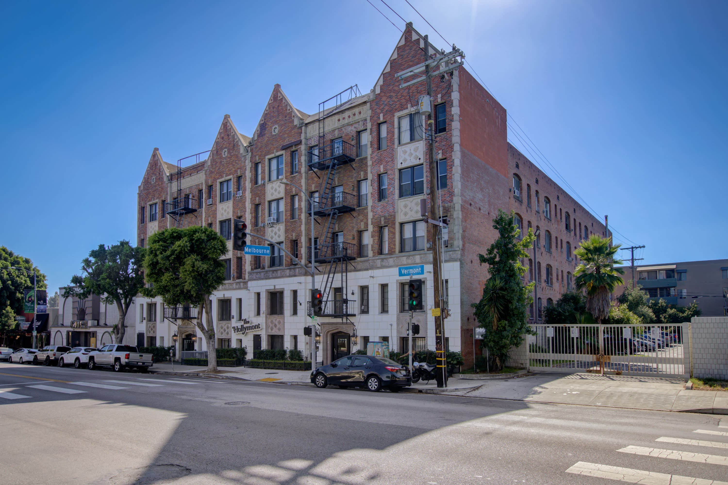 Hollymont Apartments – photo 1