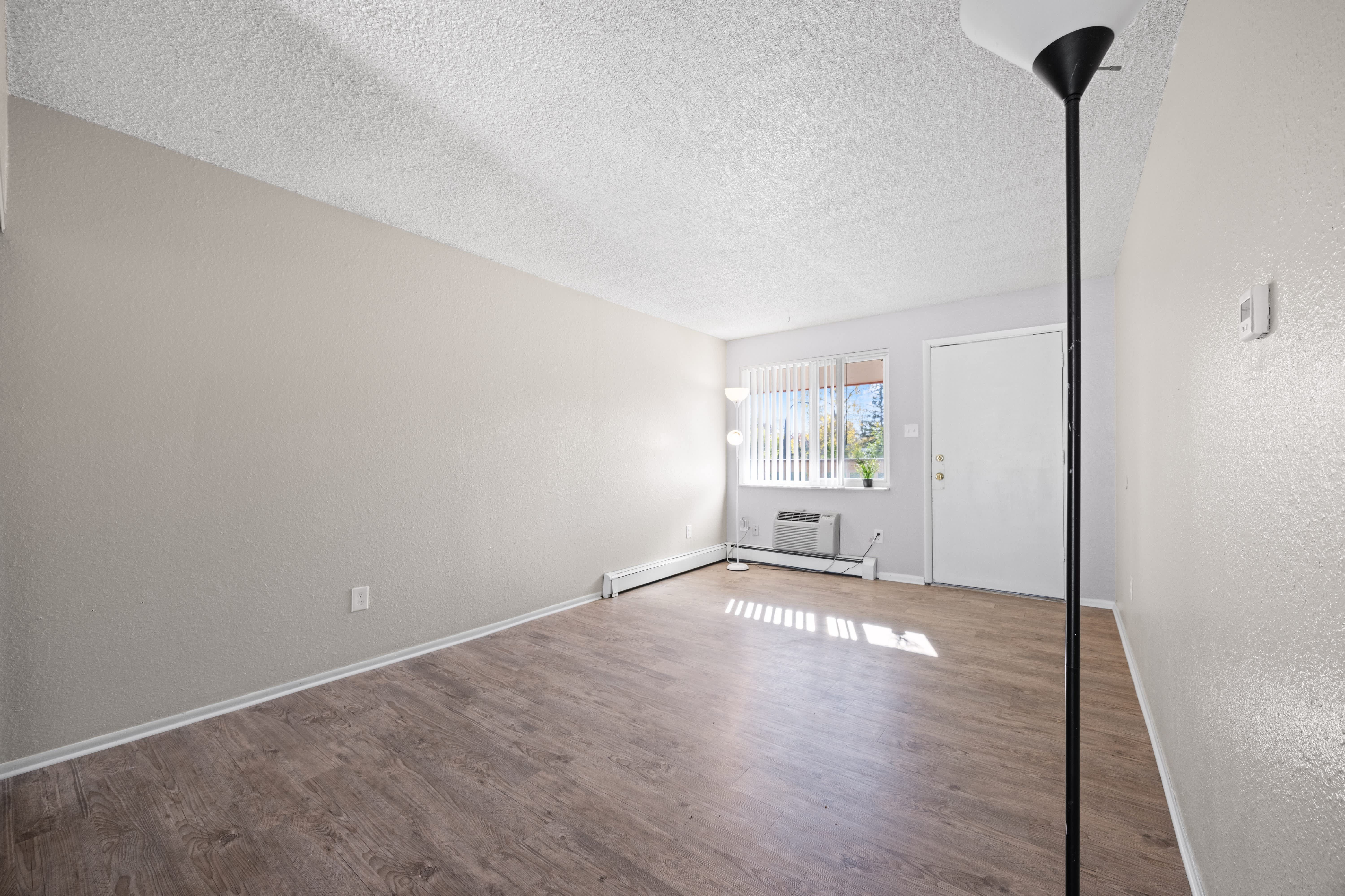 1305 Estes Street – photo 5