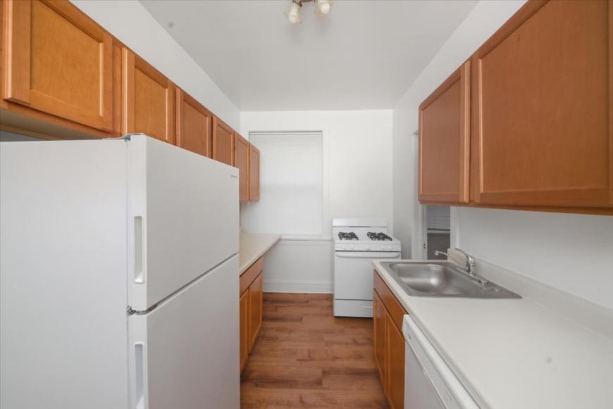 735 Hinman Avenue – photo 3