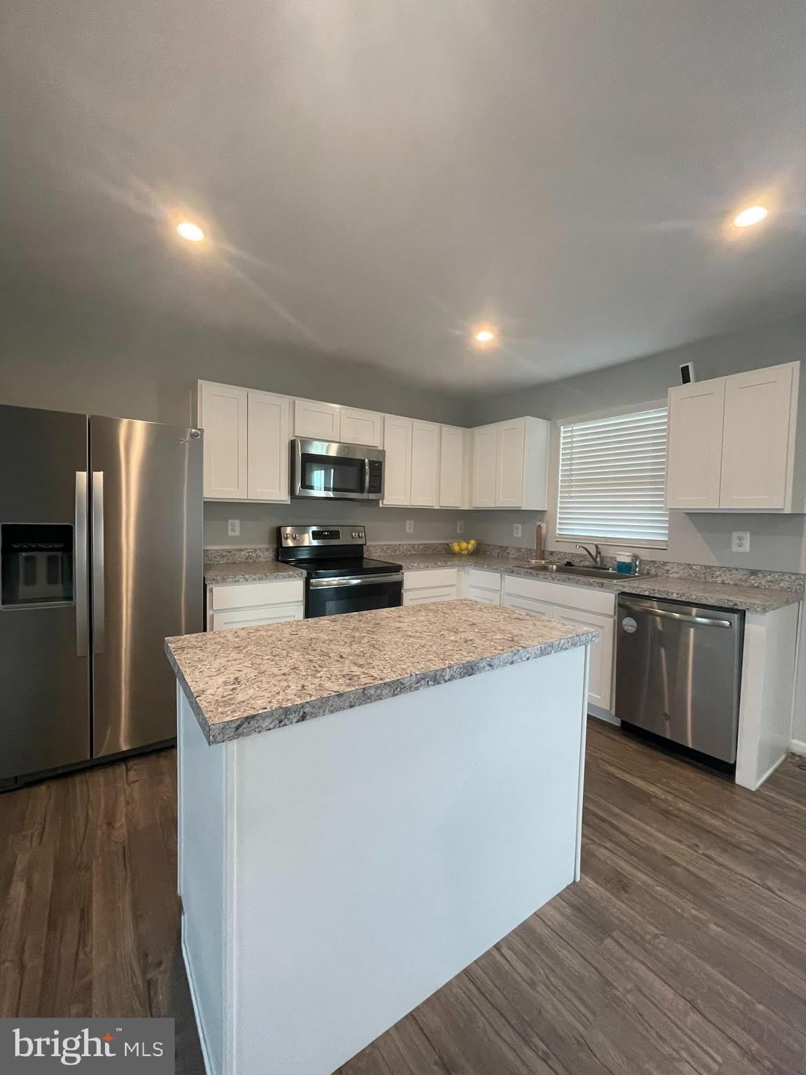 35175 SARA Court – photo 2