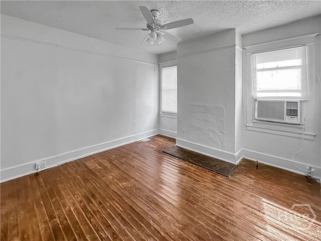 1022 W 46th Street – photo 4