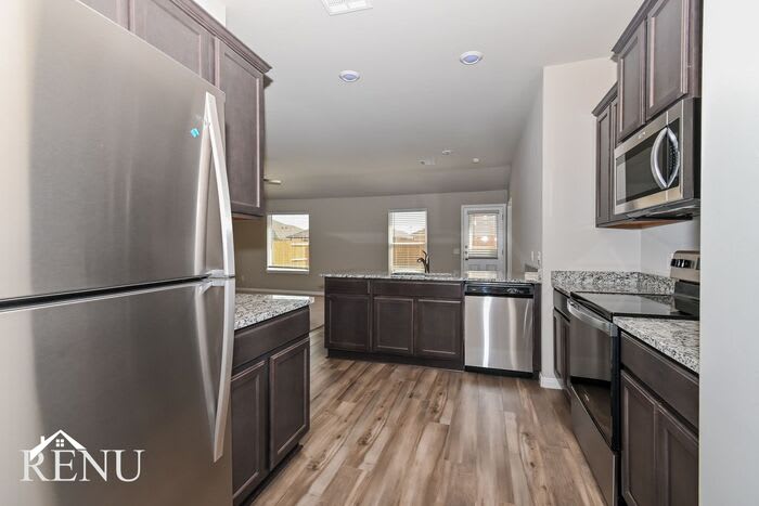 1705 Maroon Dr – photo 3