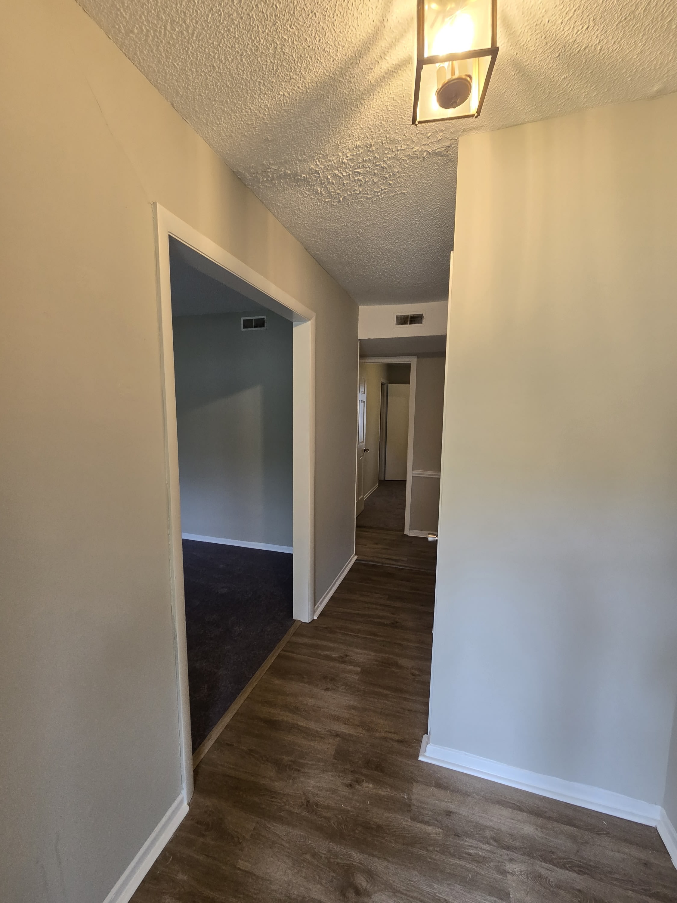 1410 Suterland Road – photo 3