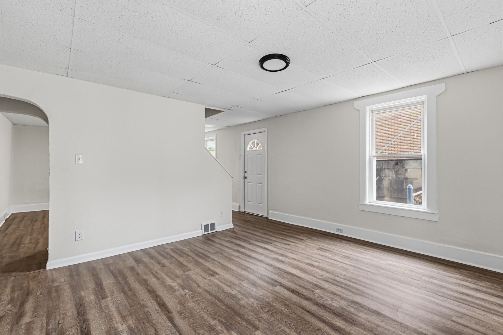 3 bed 1 bath – photo 2