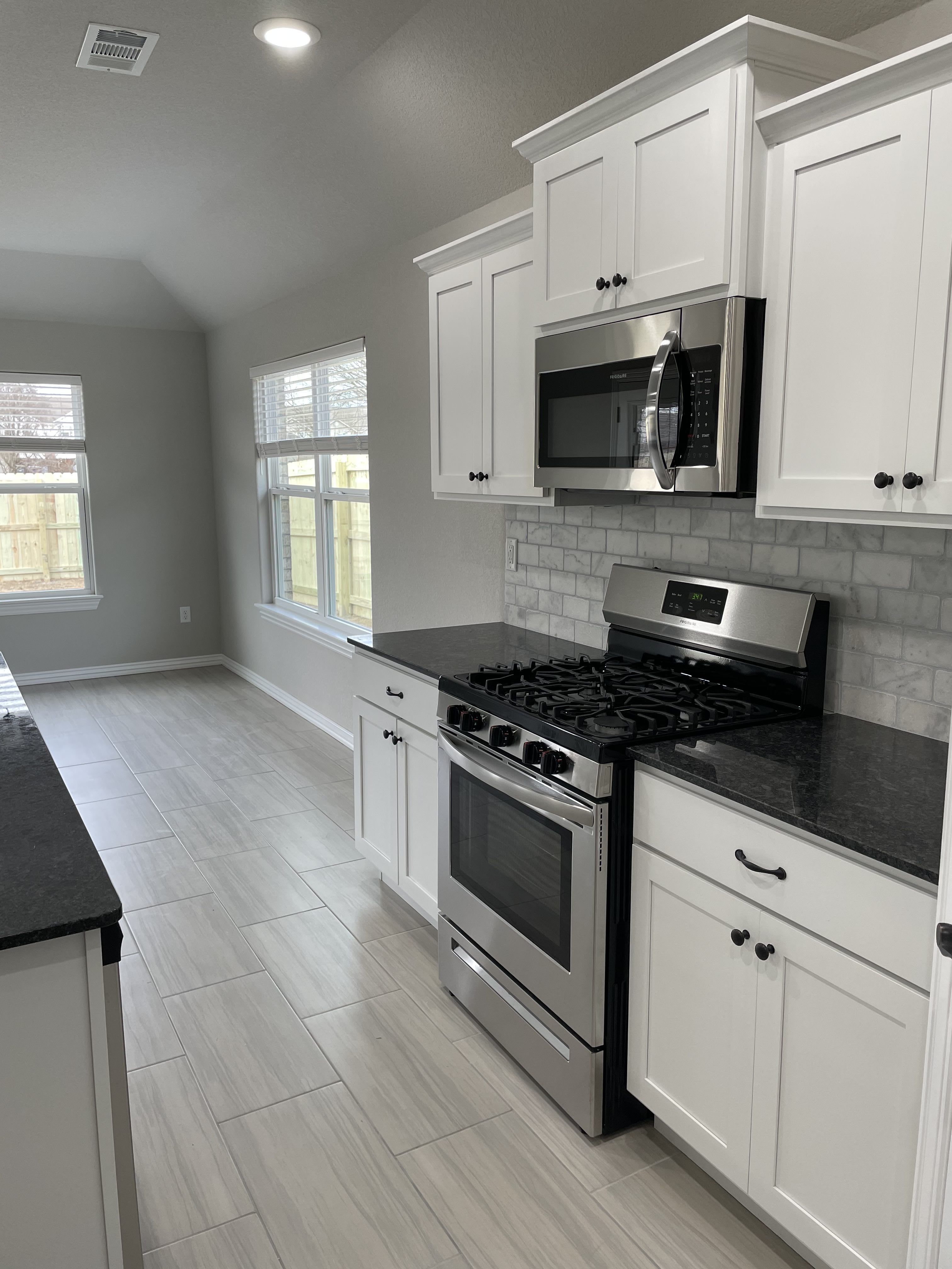 890 Lakeview Drive – photo 5