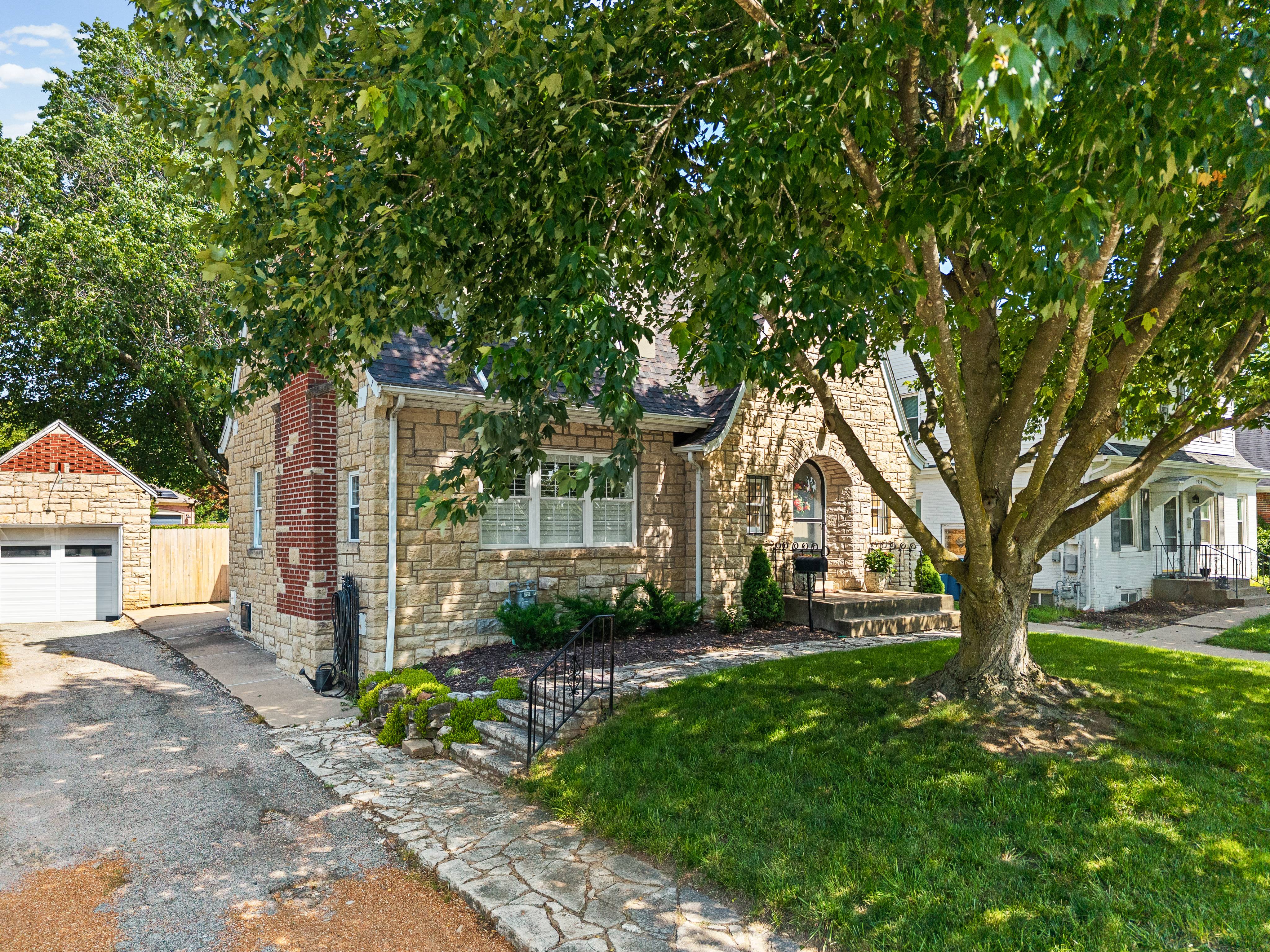 1936 Hayselton Drive – photo 4