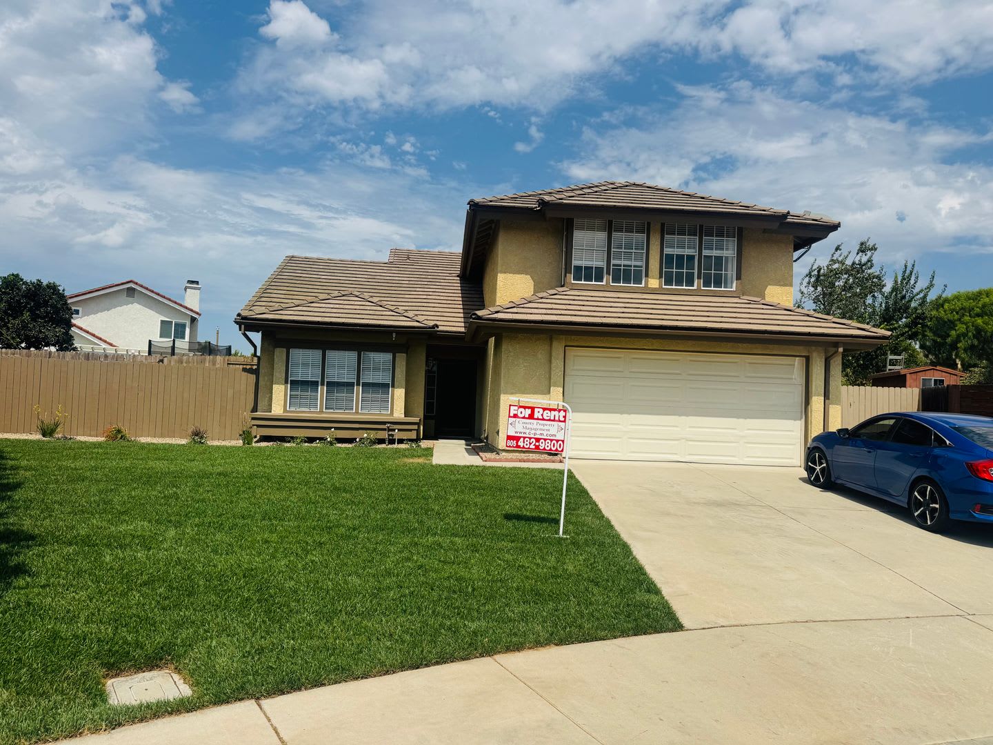 Better than new… 3 bedroom in Mission Oaks – photo 1