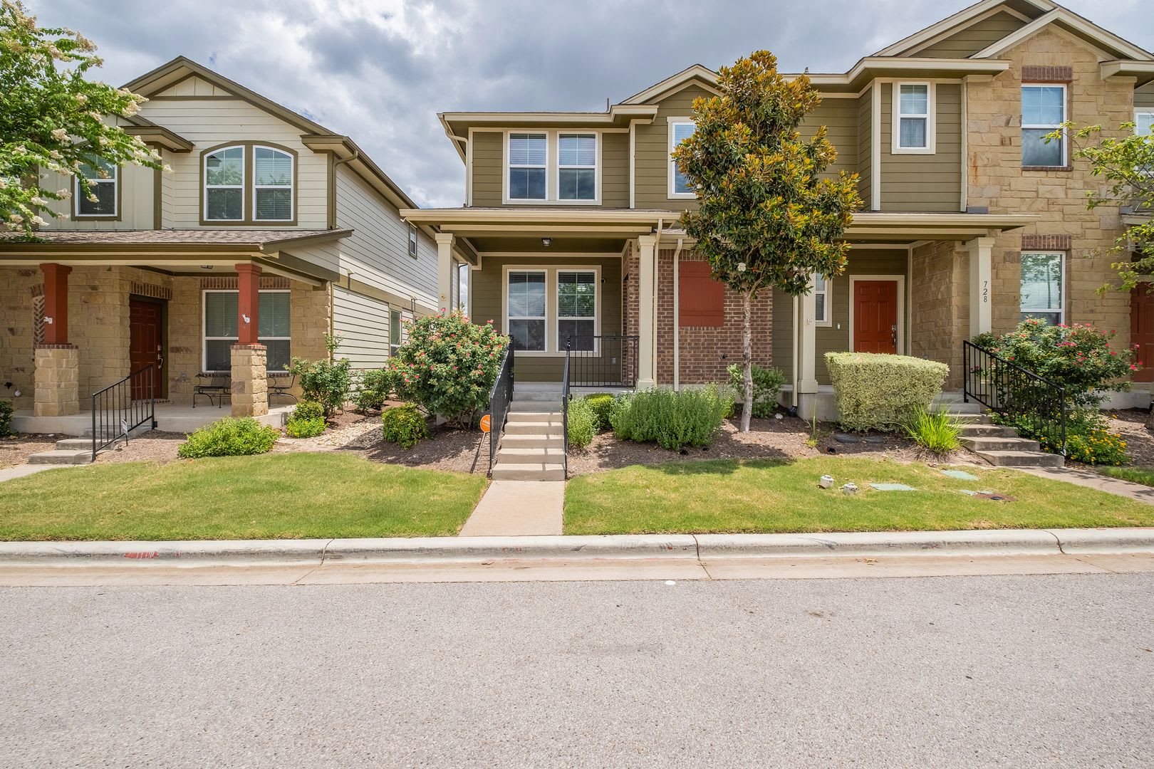 Charming 3 Bedroom 2 5 Bath Townhouse In Cedar Park Town Center – photo 1
