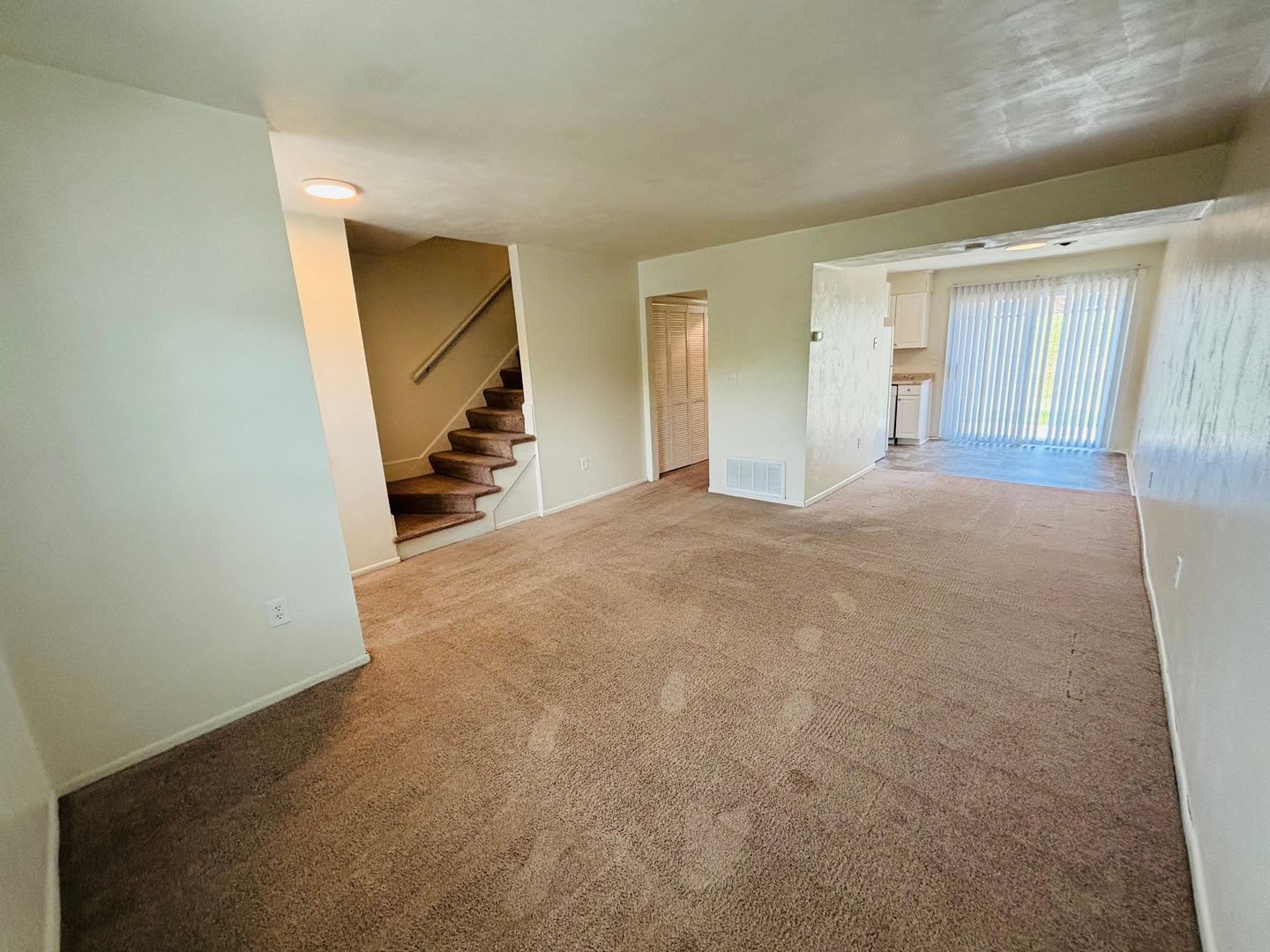 2 Bedroom, 1.5 Bath Townhouse – photo 5