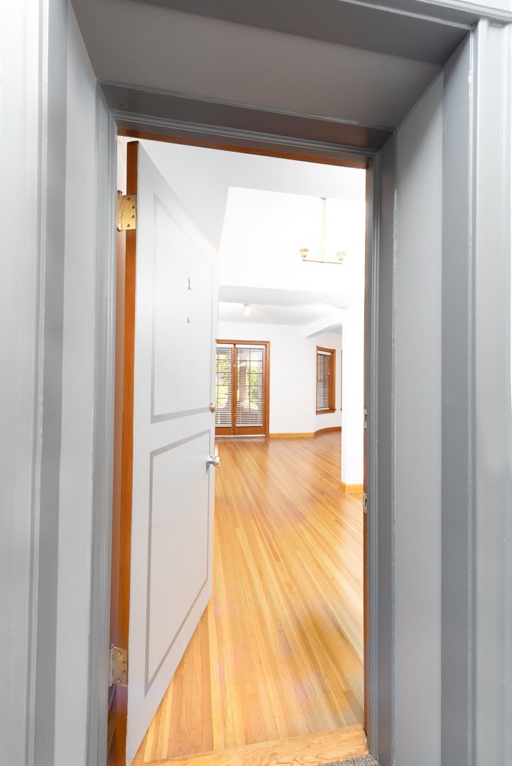 5610 N Kenmore Avenue – photo 4