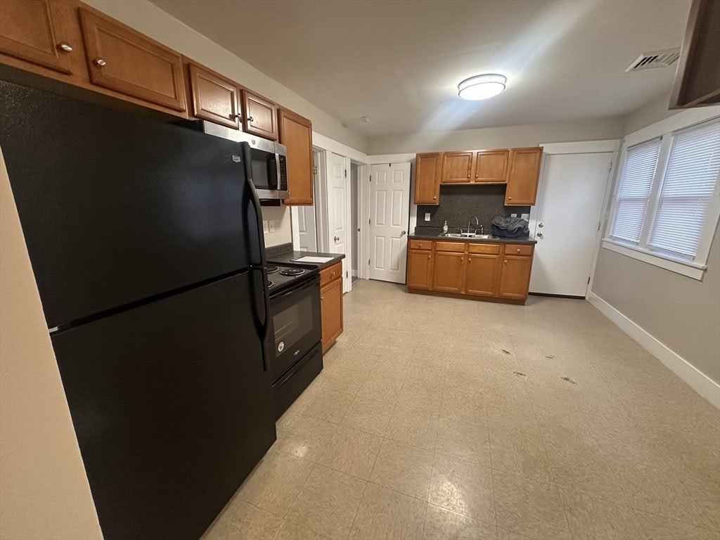 383 Newbury Street – photo 4