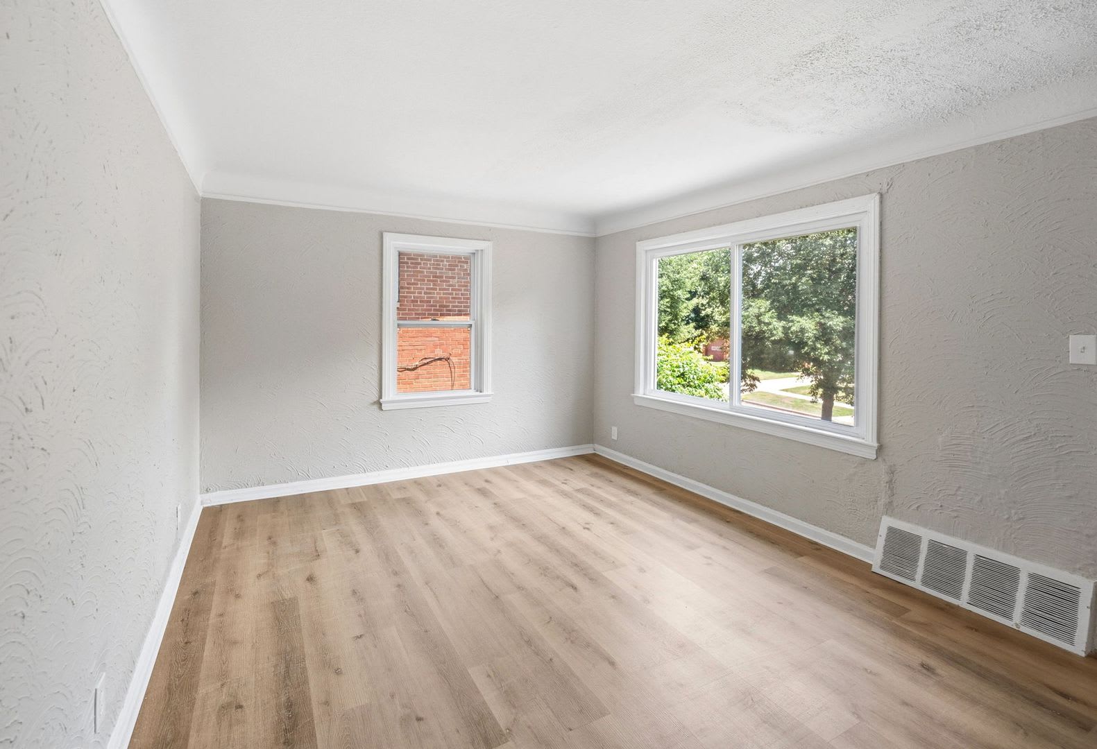 20803 KENYON DR – photo 4