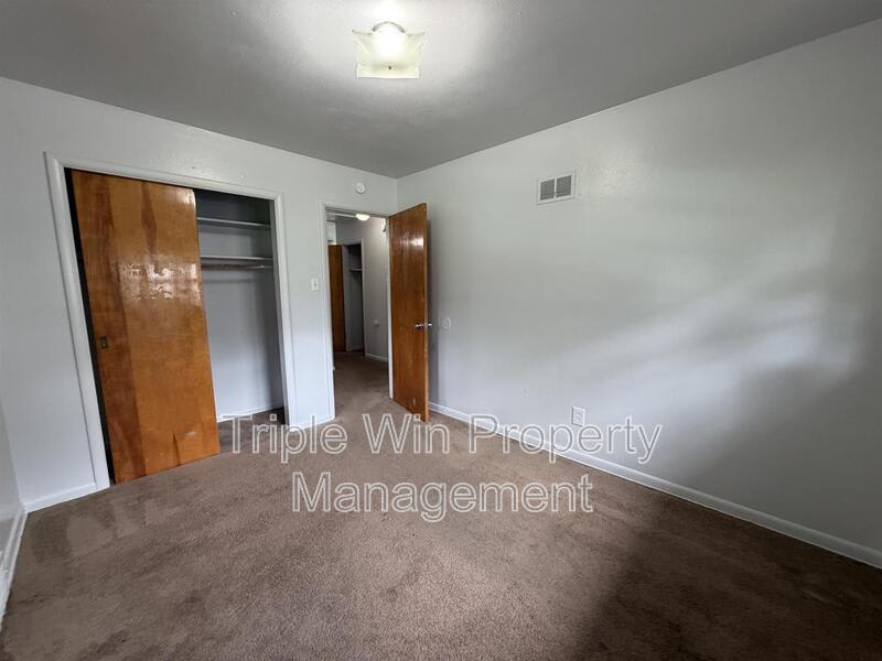 1695 Crowder Dr – photo 4