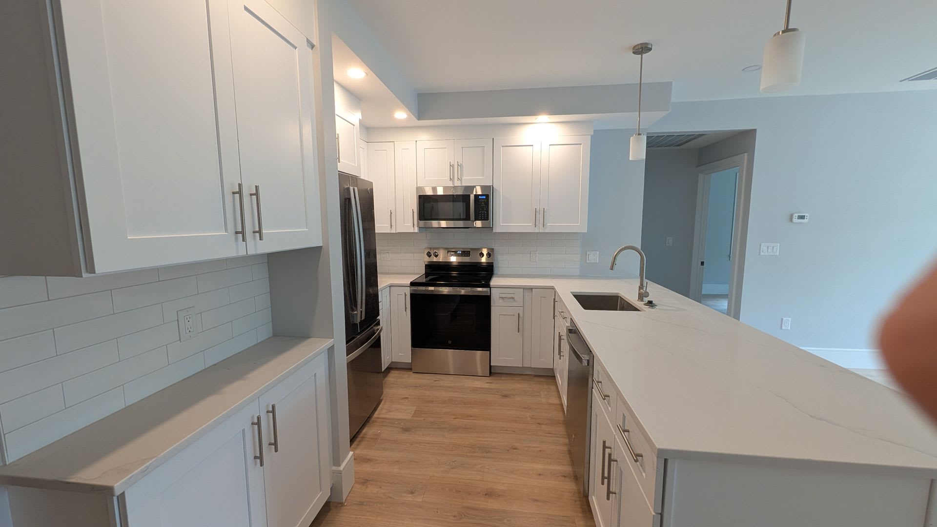Going Quickly! Brand New Luxurious 4-beds – photo 4