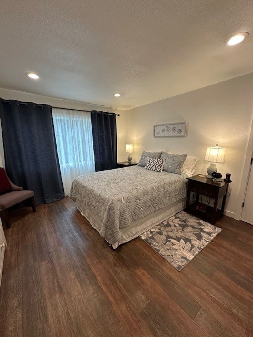 553 Chetco Ave 2 – photo 3