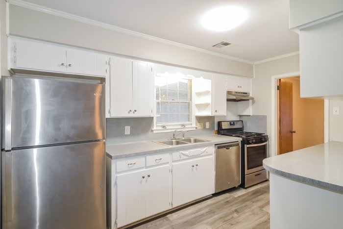 758 Forestdale Drive – photo 3