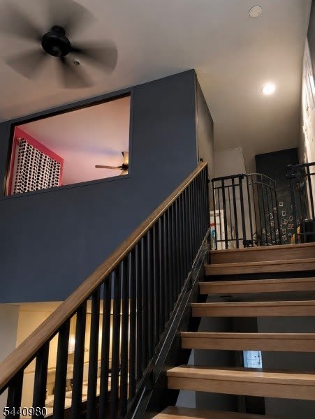 454 Washington St – photo 3
