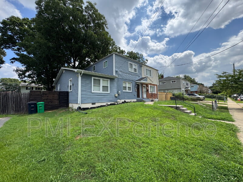 2304 Lakewood Street – photo 1