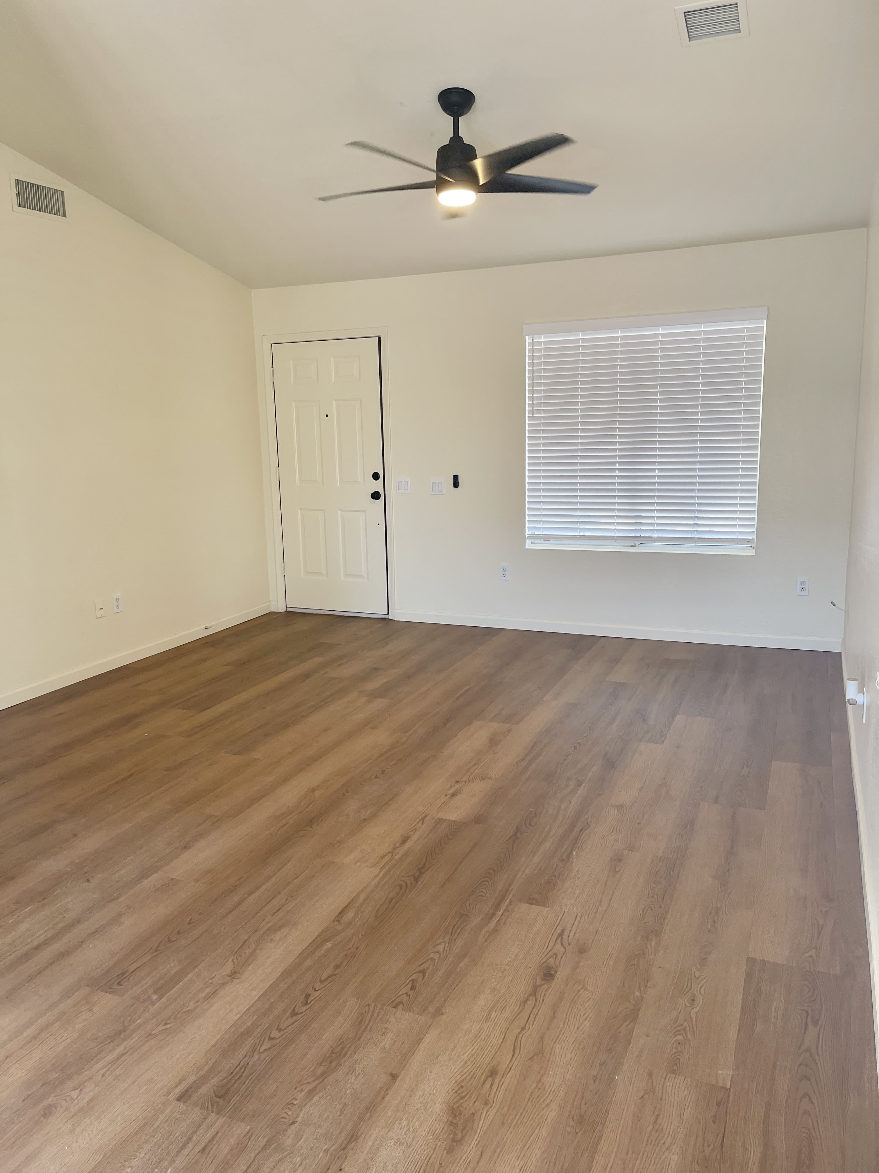 1727 E Birch St – photo 3