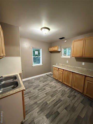 3214 S Grand Traverse Street – photo 3